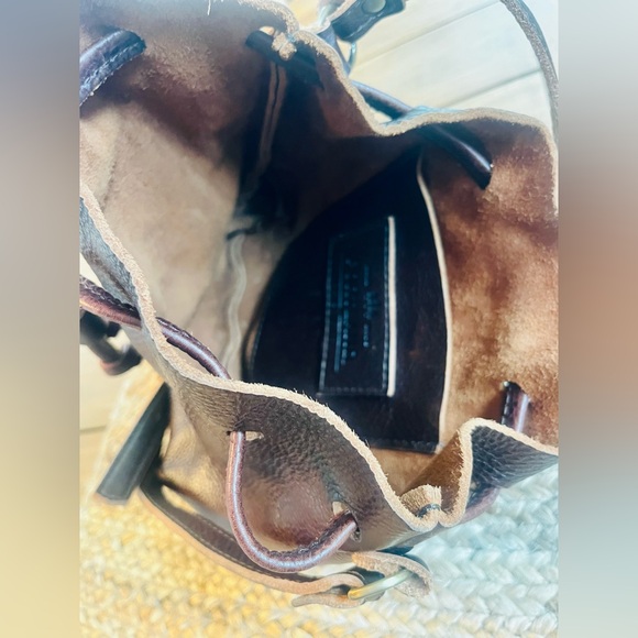 Portland Leather Brown Crossbody
Bag; Hobo Drawstring Bag; Rare & like new! - Picture 6 of 12